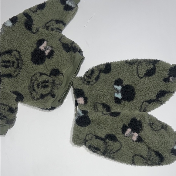 NB Disney Baby Green Outfit - Picture 5 of 11